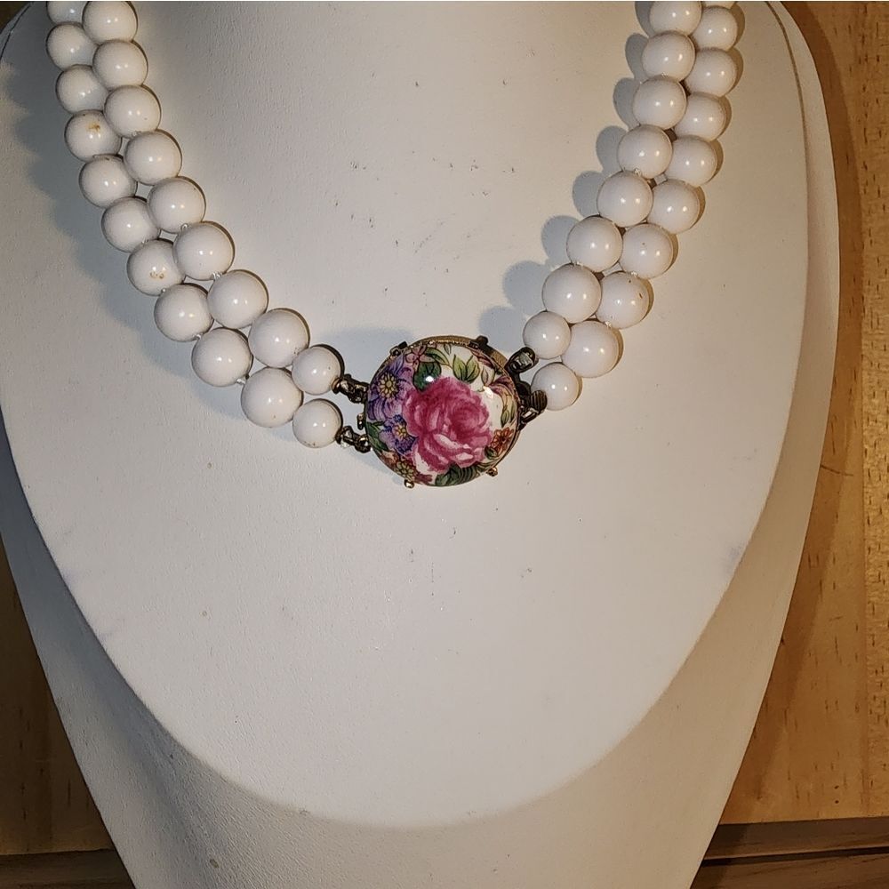 Vintage Japan 2 Strand White Faux Pearl Necklace 16" Excellent Condition - Picture 5 of 10